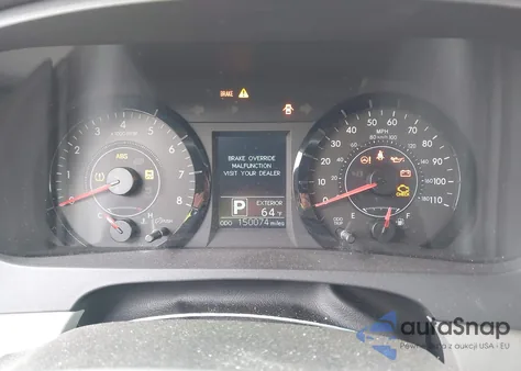 2015 Toyota Sienna Le 8 Passenger z USA, uszkodzony, nr VIN 5TDKK3DC1FS585864